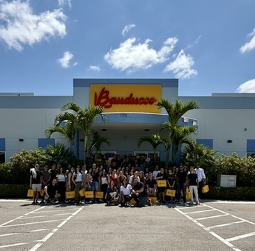 Grupo em visita à Budweiser